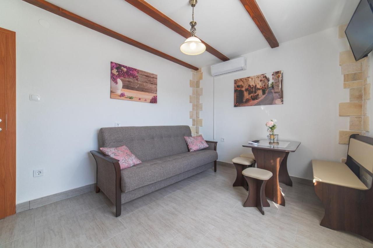 Holiday Home Sego With Private Pool Veliki Brocanac 外观 照片